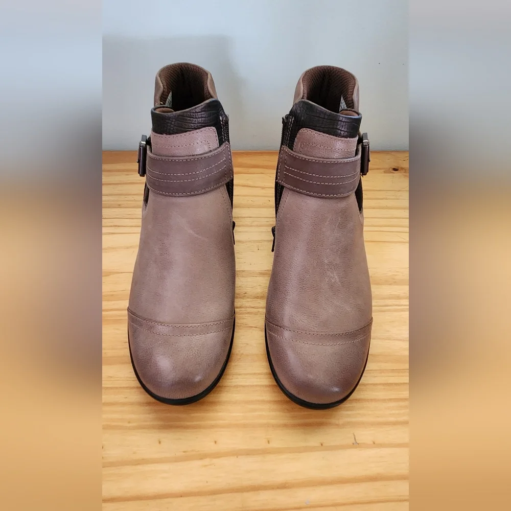 Chic Two-Tone Ankle Boots - Picture 2 of 6